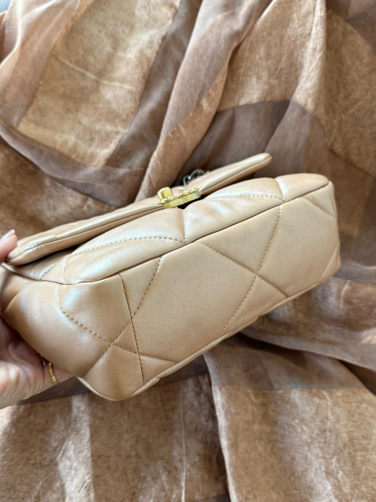 Chanel 19 Small