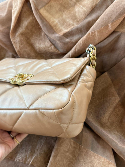 Chanel 19 Small