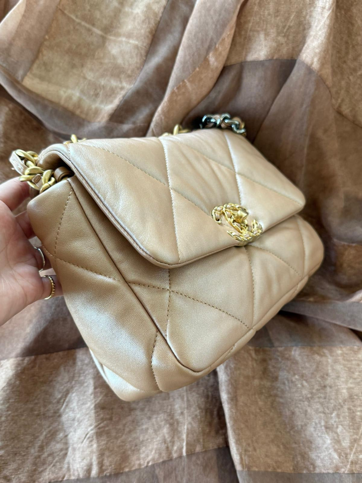 Chanel 19 Small