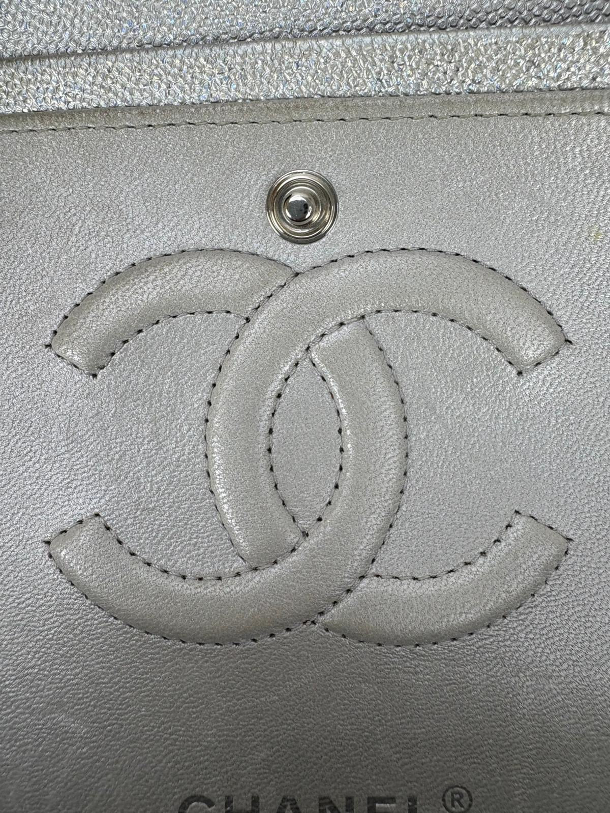 Chanel 21k Medium Caviar GHW