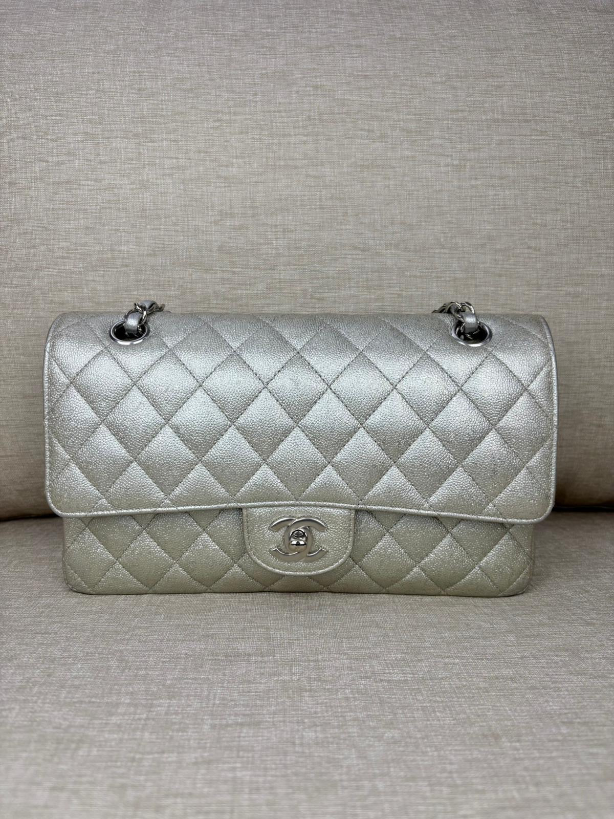 Chanel 21k Medium Caviar GHW