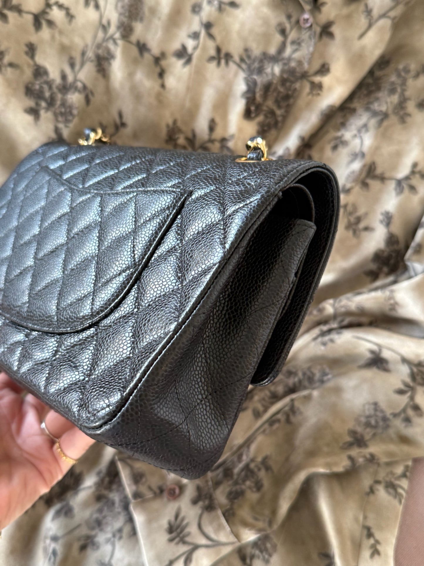 Chanel Medium Classic Caviar GHW