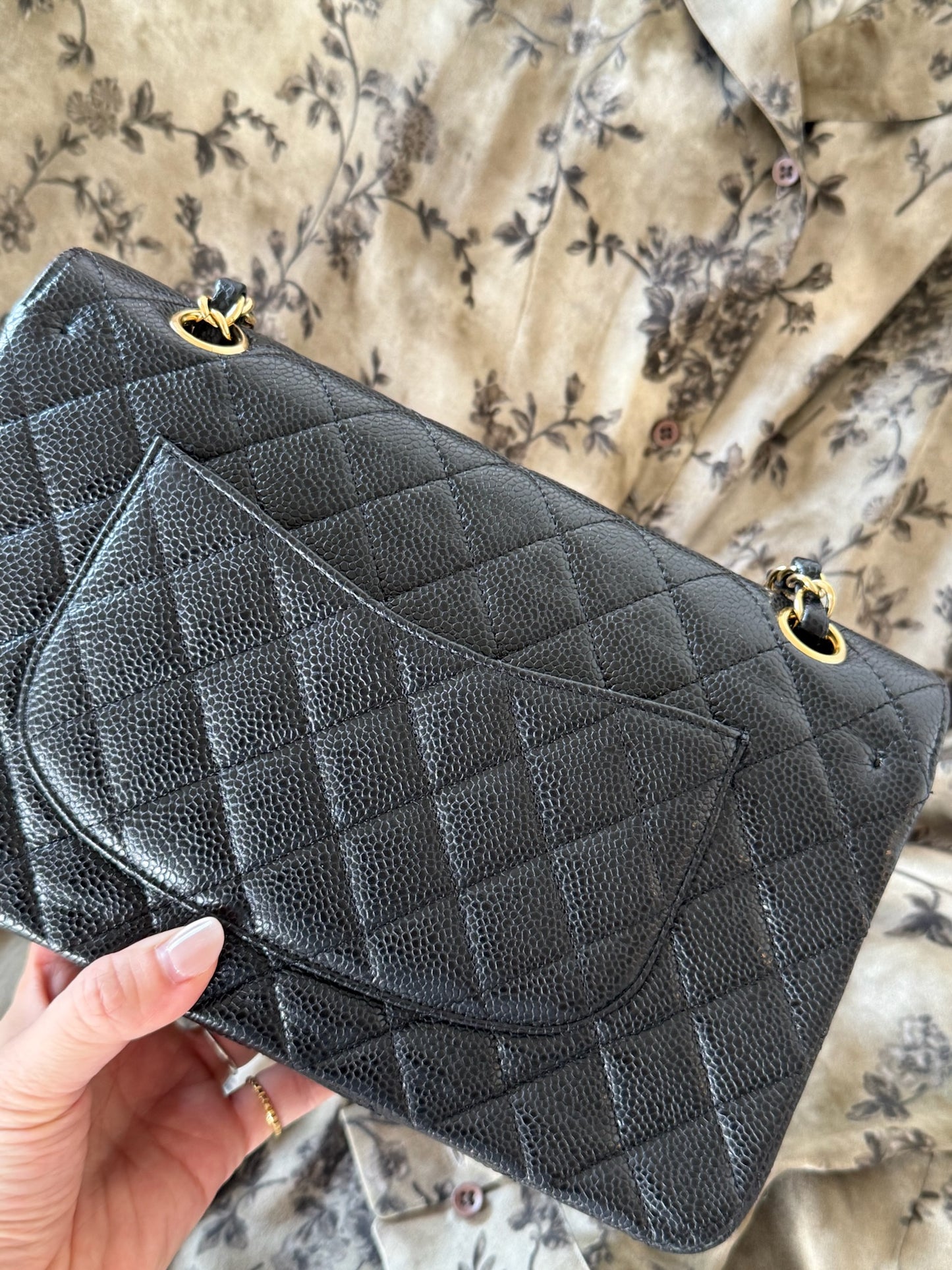 Chanel Medium Classic Caviar GHW