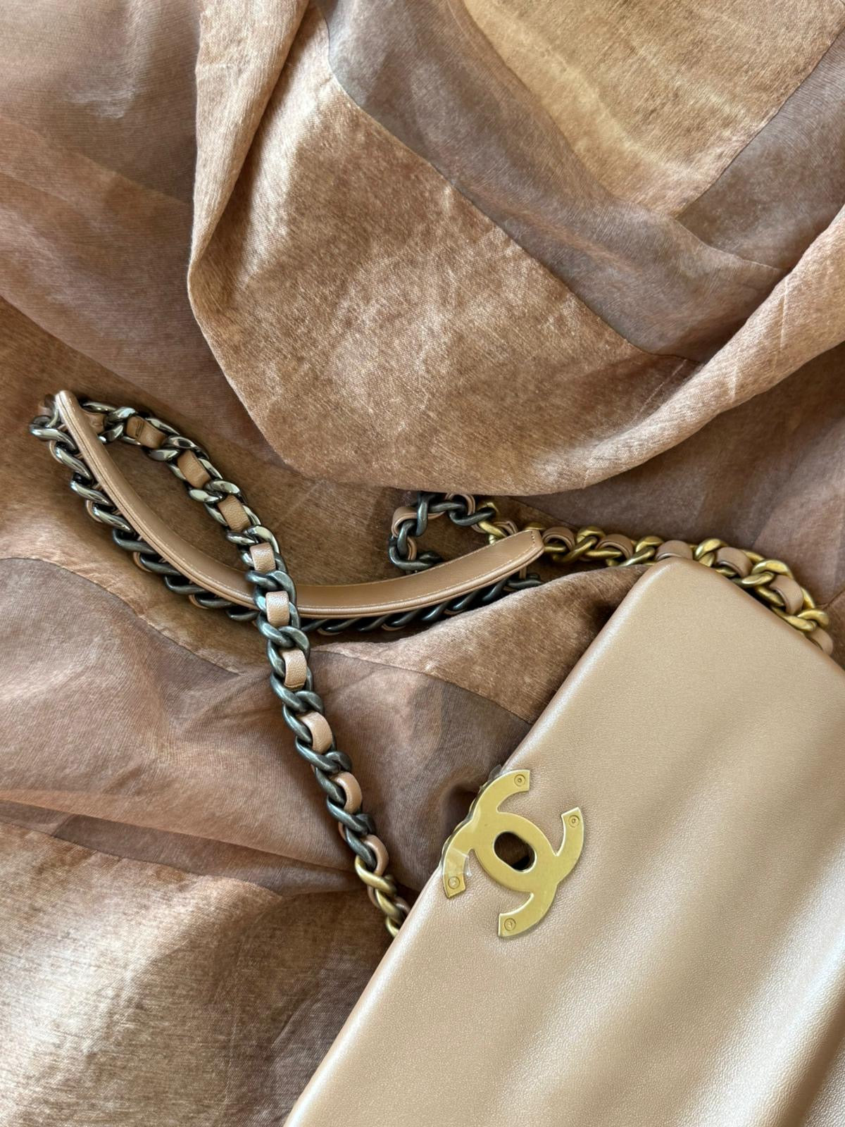 Chanel 19 Small