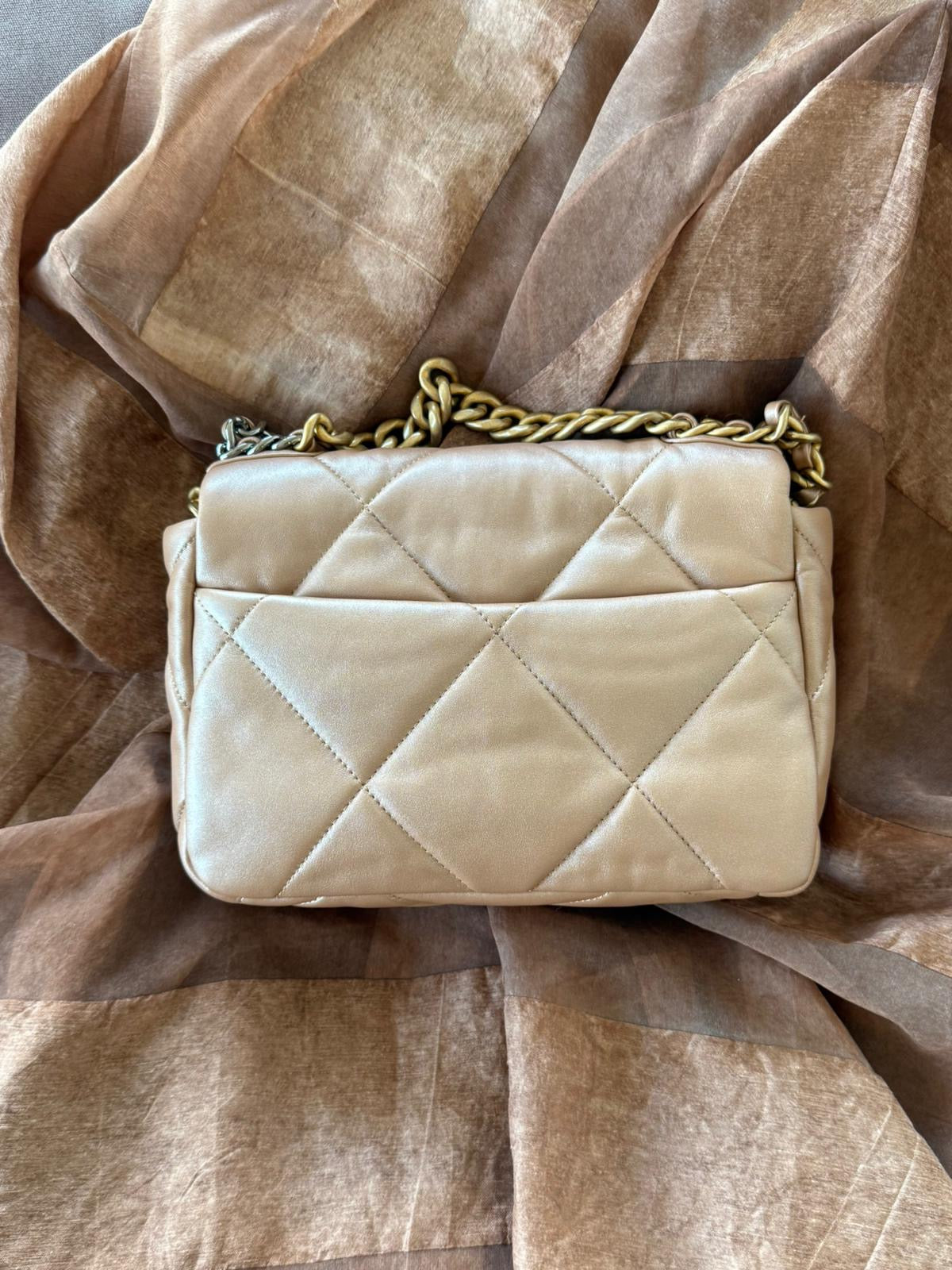 Chanel 19 Small